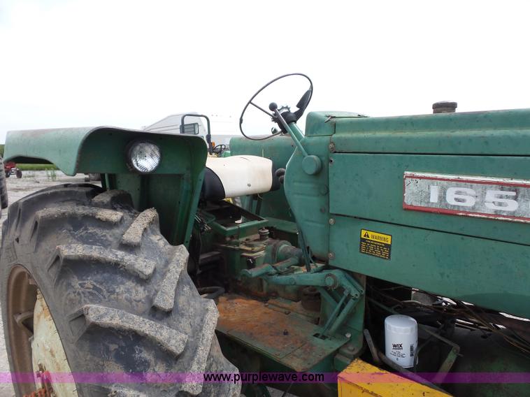 image for item K1675 Oliver 1650 tractor