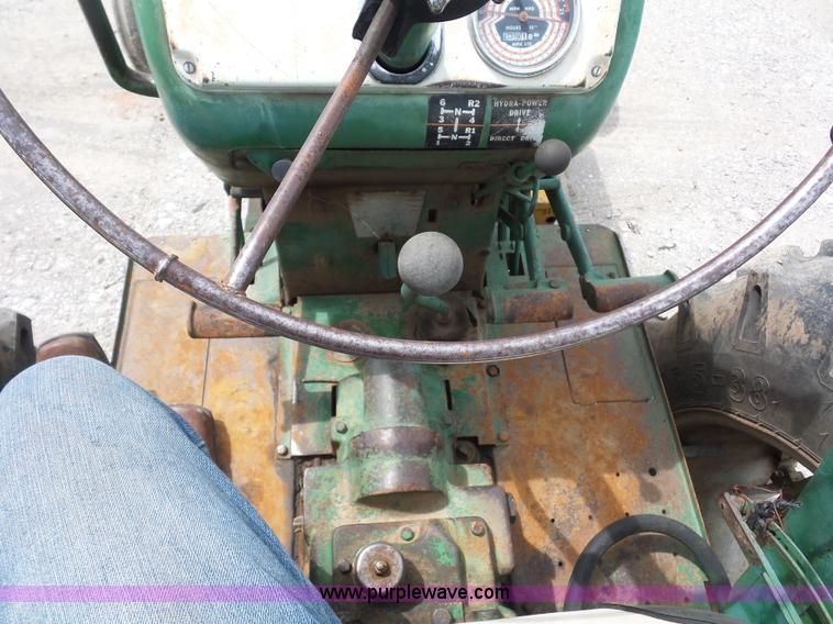 image for item K1675 Oliver 1650 tractor