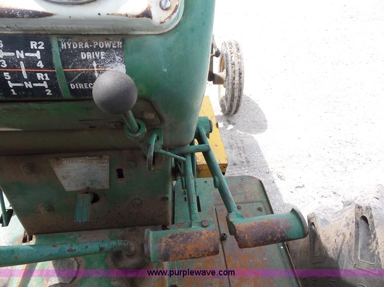 image for item K1675 Oliver 1650 tractor