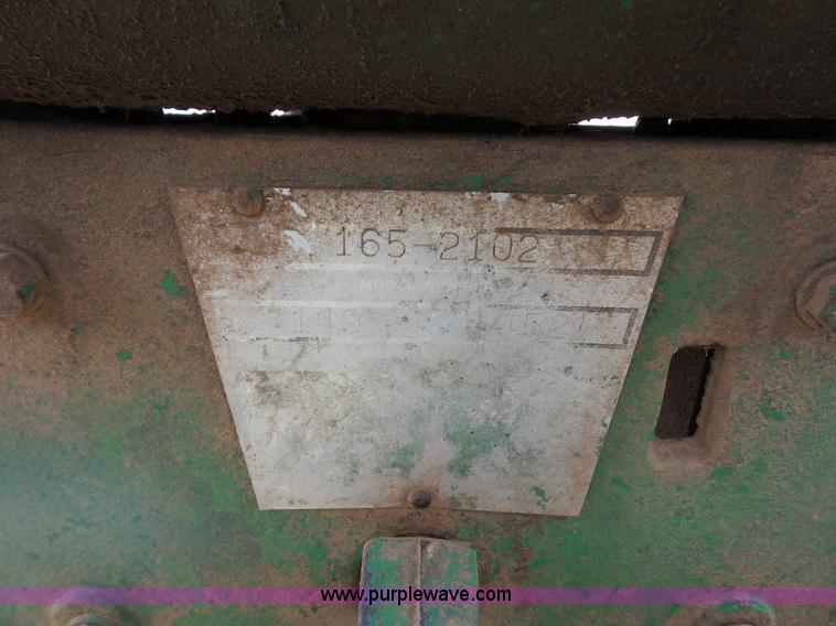 image for item K1675 Oliver 1650 tractor