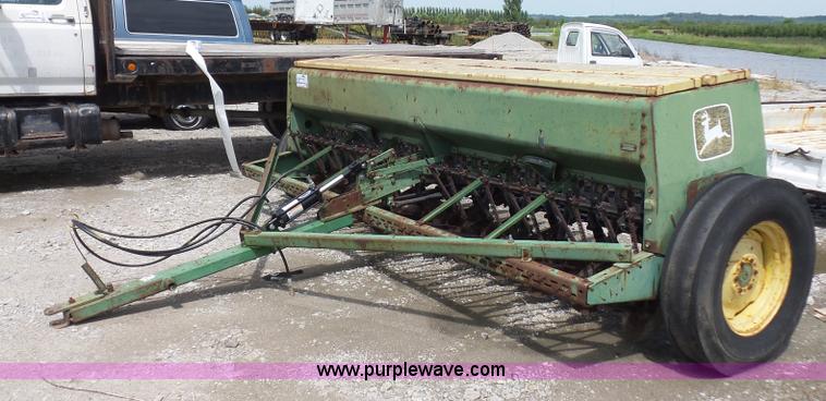 image for item K1676 John Deere 8300 grain drill