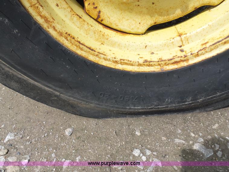 image for item K1676 John Deere 8300 grain drill