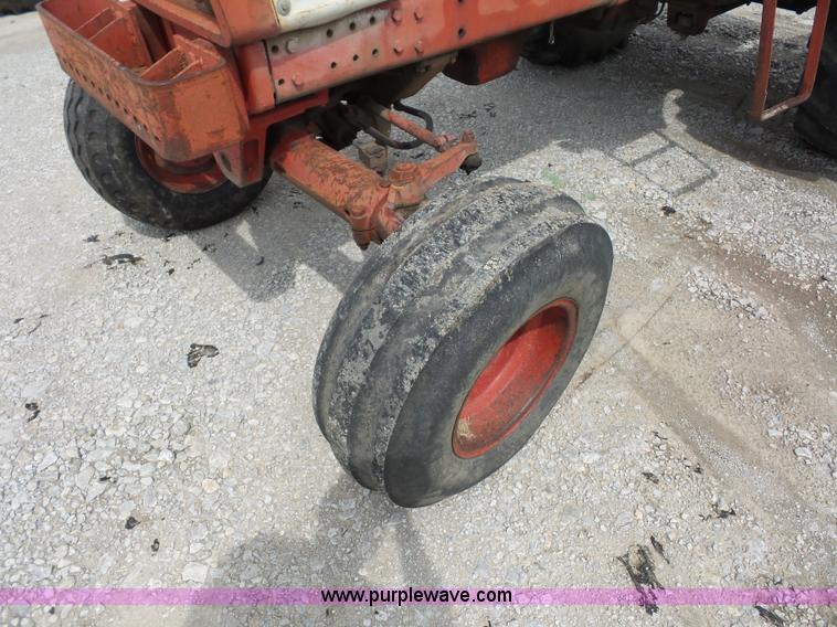 image for item K1679 International 1066 tractor