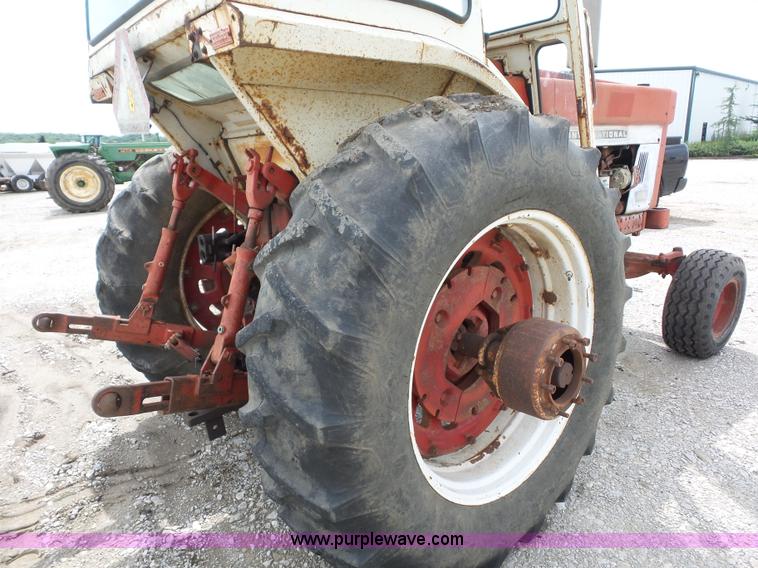 image for item K1679 International 1066 tractor