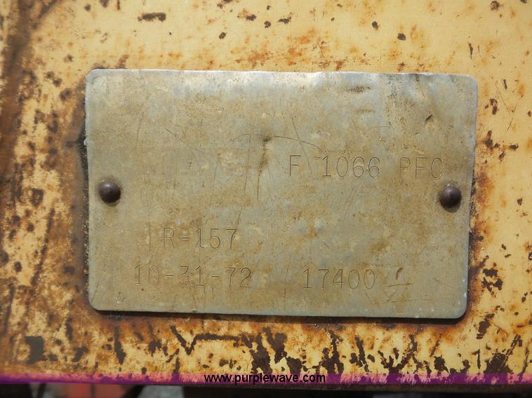 image for item K1679 International 1066 tractor