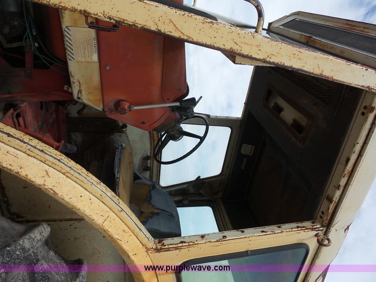 image for item K1679 International 1066 tractor