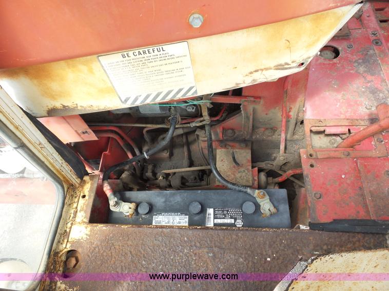 image for item K1679 International 1066 tractor