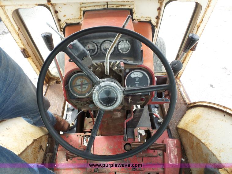 image for item K1679 International 1066 tractor