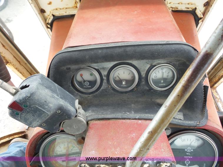 image for item K1679 International 1066 tractor