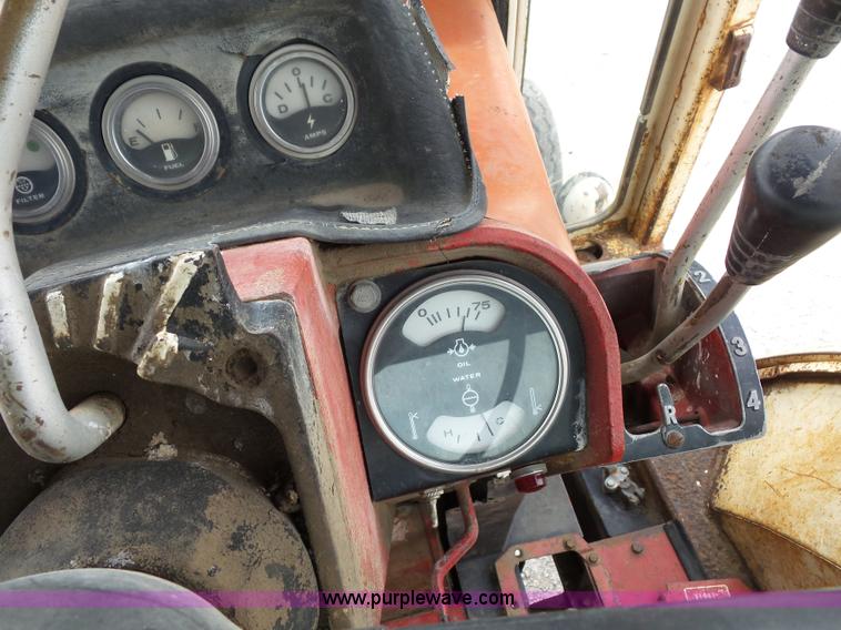 image for item K1679 International 1066 tractor