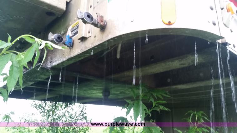 image for item K1684 2008 Wilson PSDCL-408P livestock trailer