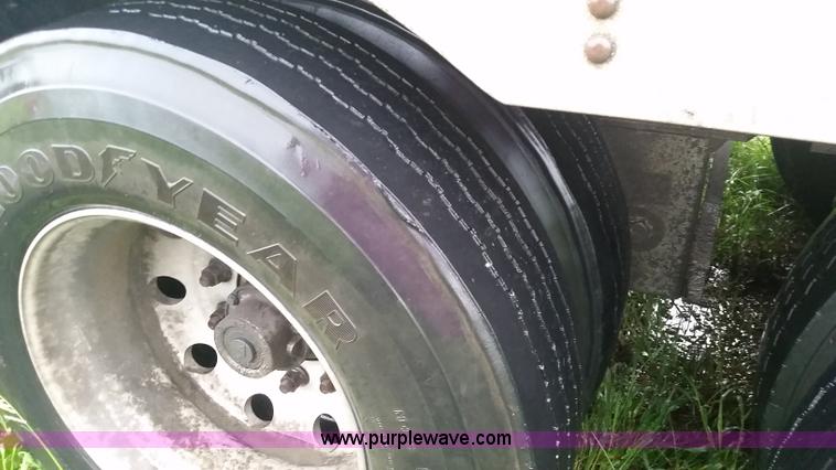 image for item K1684 2008 Wilson PSDCL-408P livestock trailer