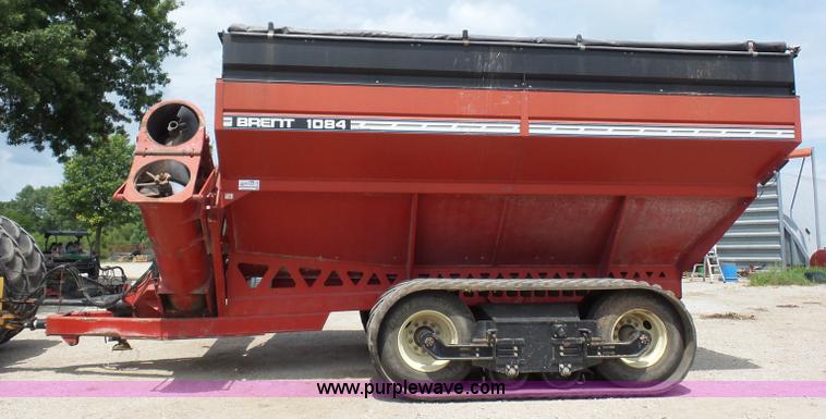 image for item K1689 Brent 1084 grain cart
