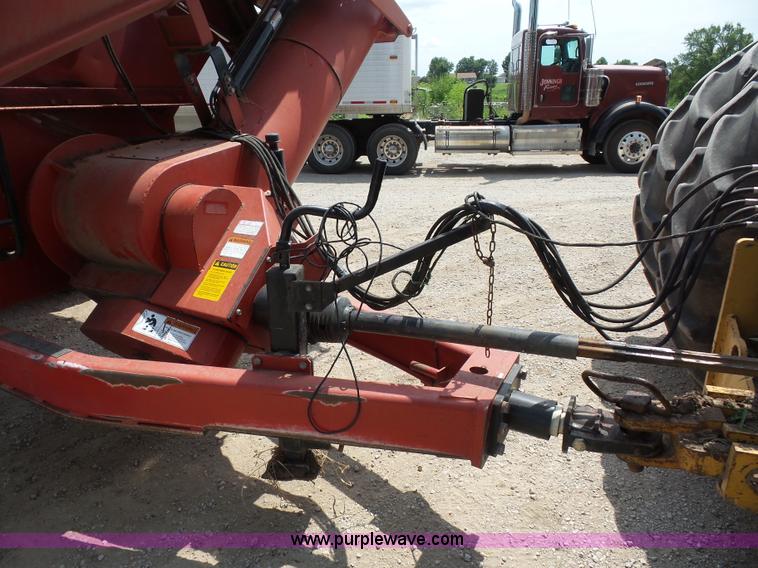 image for item K1689 Brent 1084 grain cart