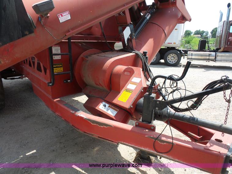 image for item K1689 Brent 1084 grain cart