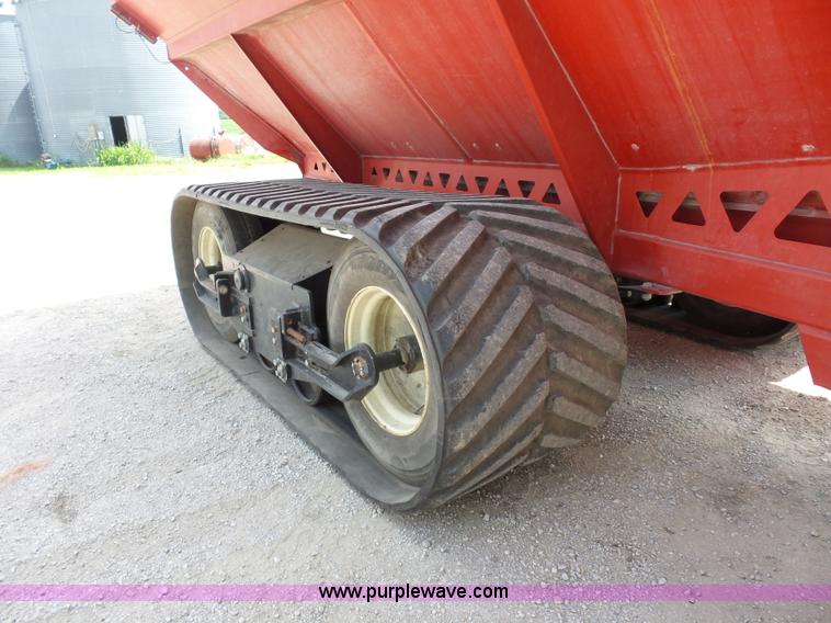 image for item K1689 Brent 1084 grain cart