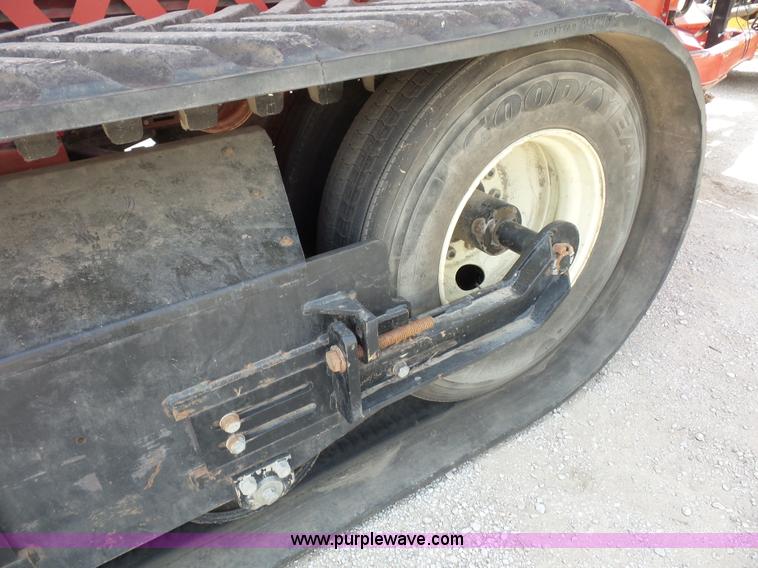 image for item K1689 Brent 1084 grain cart