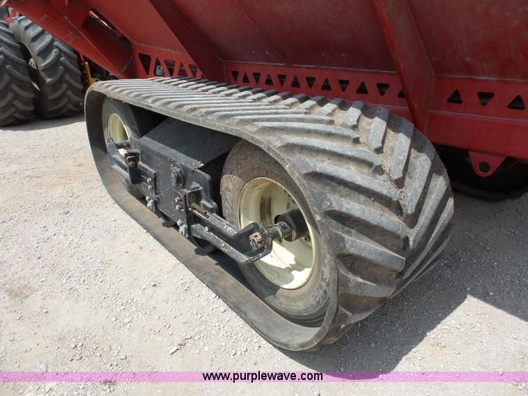 image for item K1689 Brent 1084 grain cart