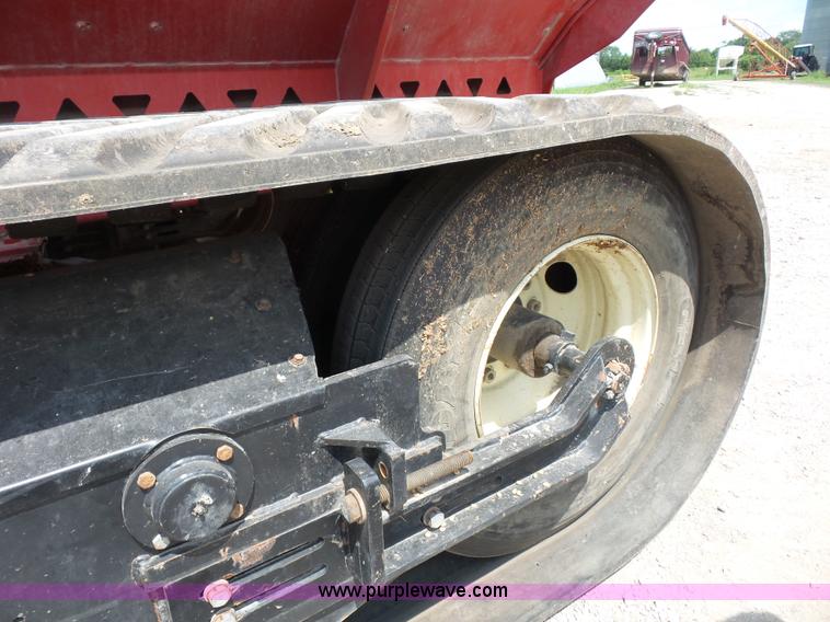 image for item K1689 Brent 1084 grain cart