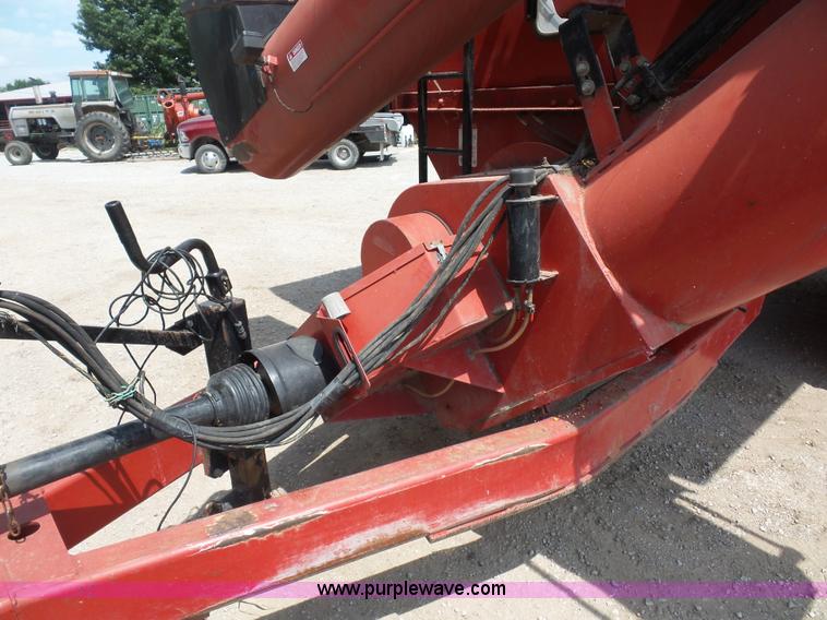 image for item K1689 Brent 1084 grain cart