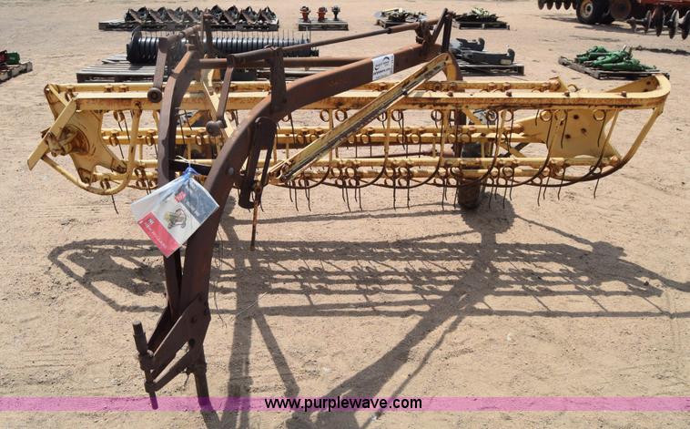 image for item K2819 New Holland 56 hay rake