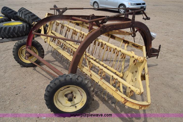 image for item K2819 New Holland 56 hay rake