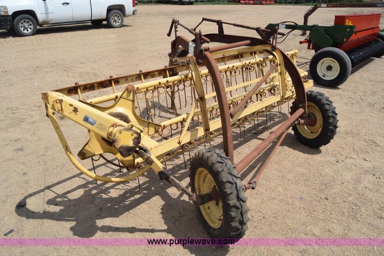 image for item K2819 New Holland 56 hay rake