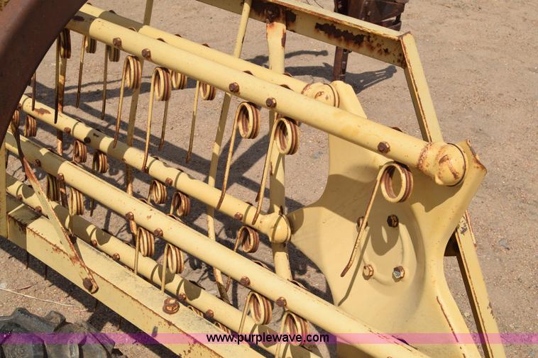 image for item K2819 New Holland 56 hay rake