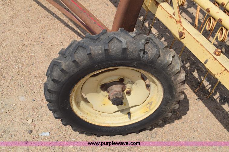 image for item K2819 New Holland 56 hay rake