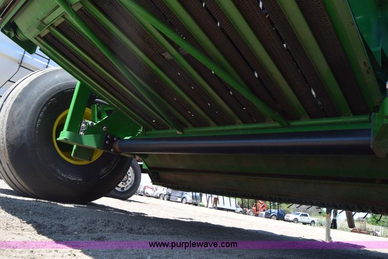 image for item K2844 2012 John Deere 568 round baler