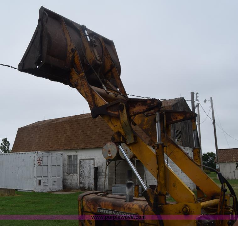 image for item K2861 1963 International T340A Drott track loader