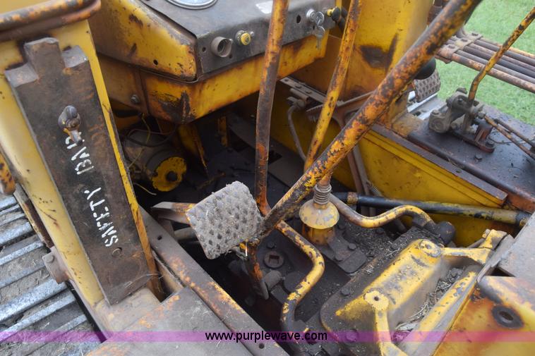 image for item K2861 1963 International T340A Drott track loader