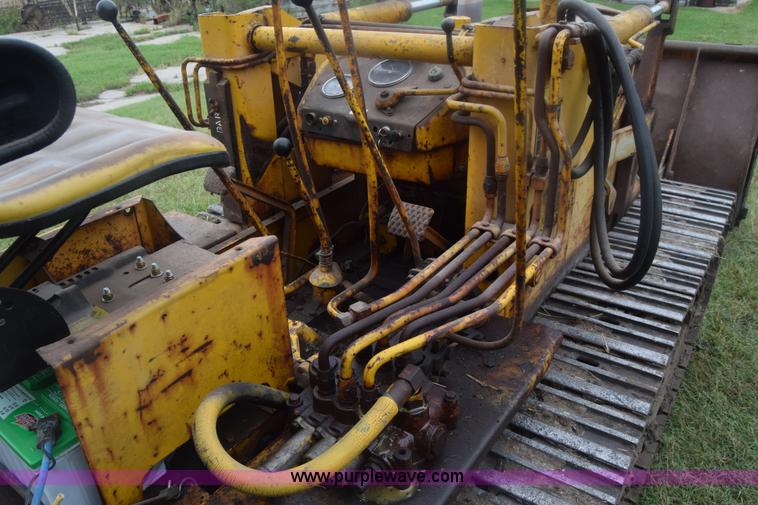 image for item K2861 1963 International T340A Drott track loader