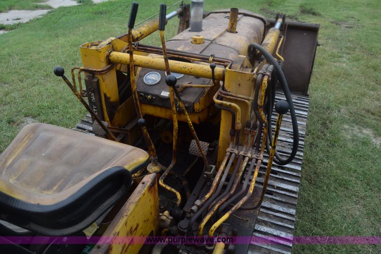 image for item K2861 1963 International T340A Drott track loader