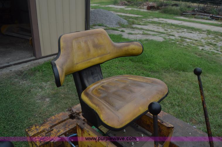 image for item K2861 1963 International T340A Drott track loader