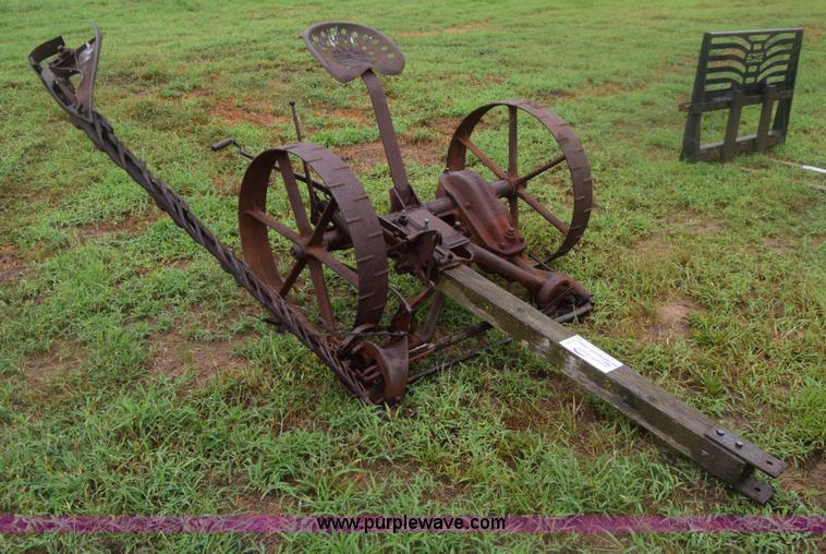 image for item K2871 McCormick-Deering 7 sickle mower