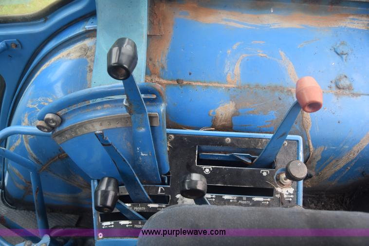 image for item K2872 1996 Ford TW15 tractor