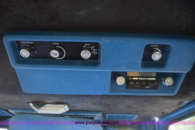 image for item K2872 1996 Ford TW15 tractor