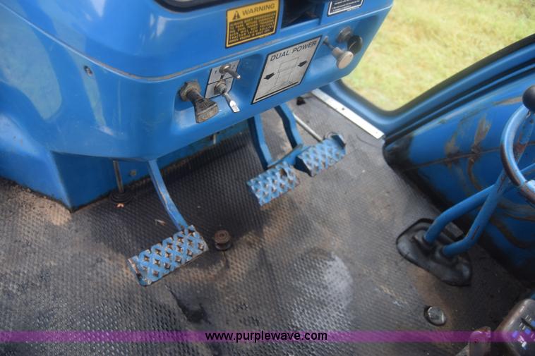 image for item K2872 1996 Ford TW15 tractor