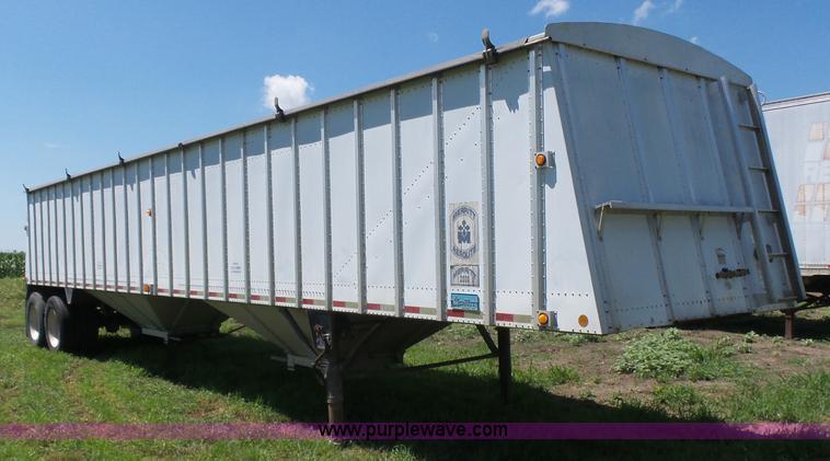 image for item K3136 2000 Merritt grain trailer