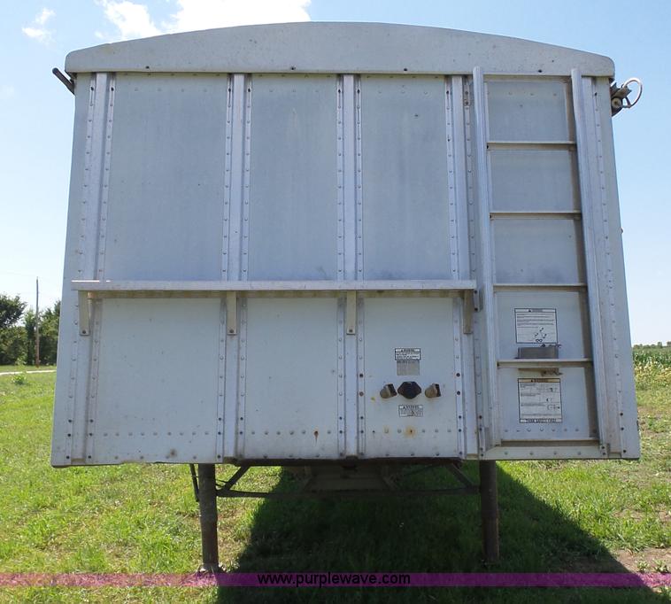 image for item K3136 2000 Merritt grain trailer
