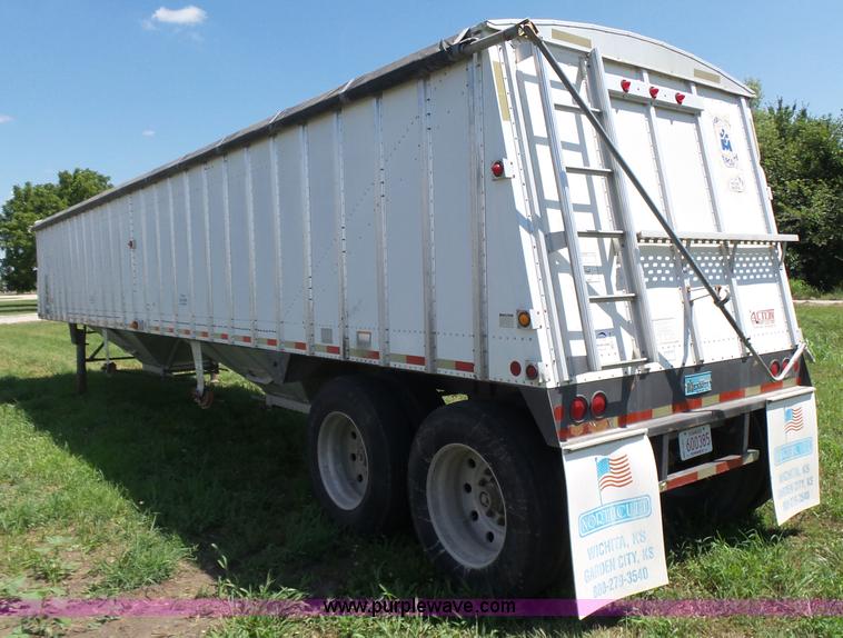 image for item K3136 2000 Merritt grain trailer