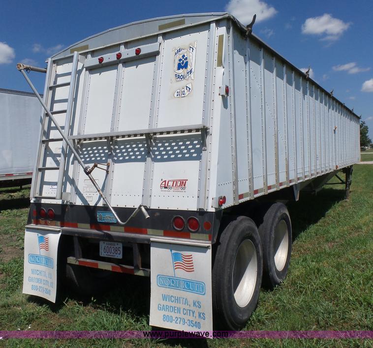 image for item K3136 2000 Merritt grain trailer