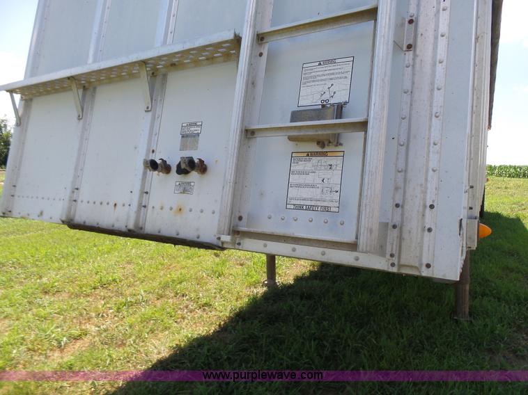 image for item K3136 2000 Merritt grain trailer
