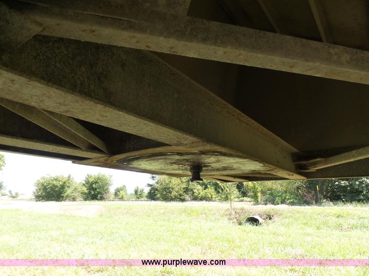 image for item K3136 2000 Merritt grain trailer