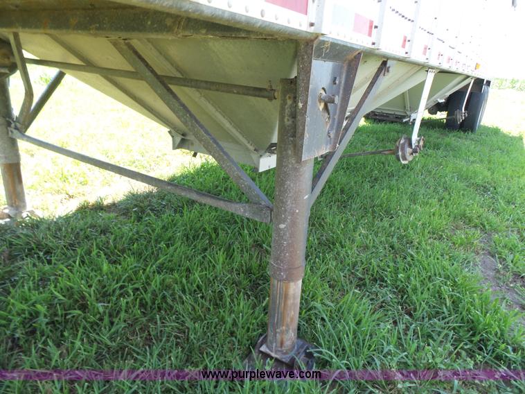 image for item K3136 2000 Merritt grain trailer