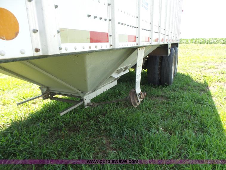 image for item K3136 2000 Merritt grain trailer