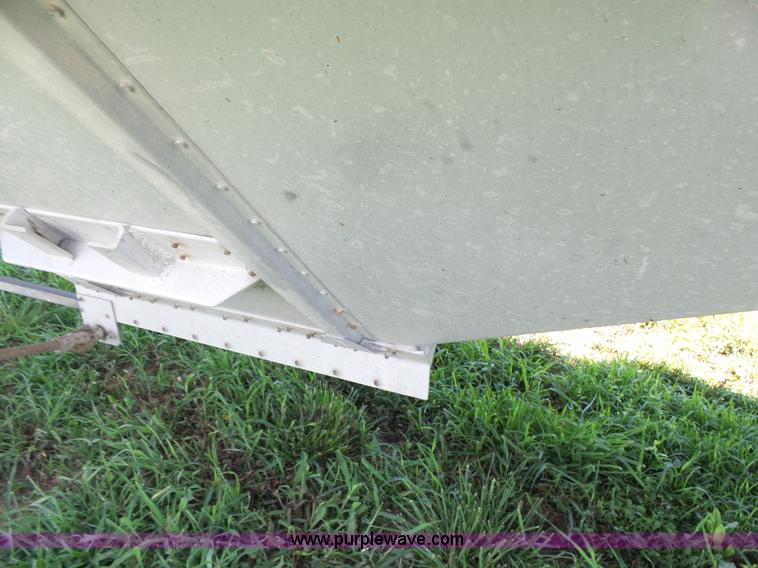 image for item K3136 2000 Merritt grain trailer