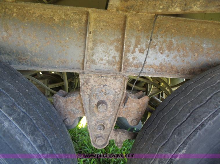 image for item K3136 2000 Merritt grain trailer