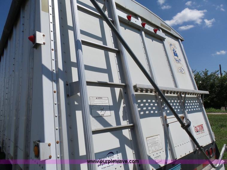 image for item K3136 2000 Merritt grain trailer